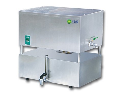 Automatic electrothermic distilled water machine